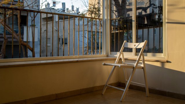 Palotanegyedi 2 szobás lakás erkéllyel a Reviczky utcában